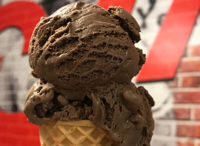 friendly's chocolate ice cream