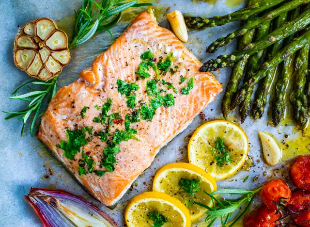 sheet pan salmon with roasted veggies