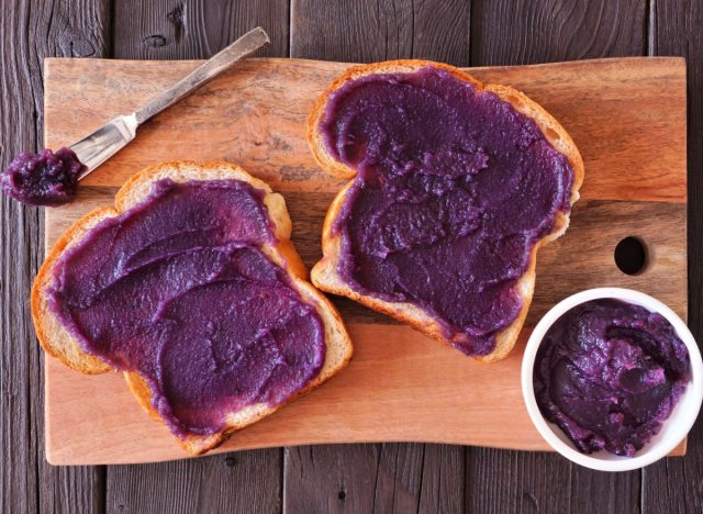 toast with ube halaya