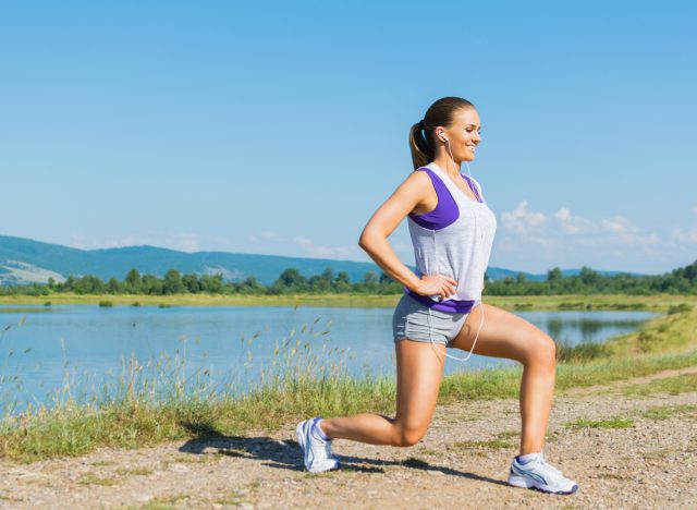 woman doing bodyweight lunges, exercises for slimmer hips