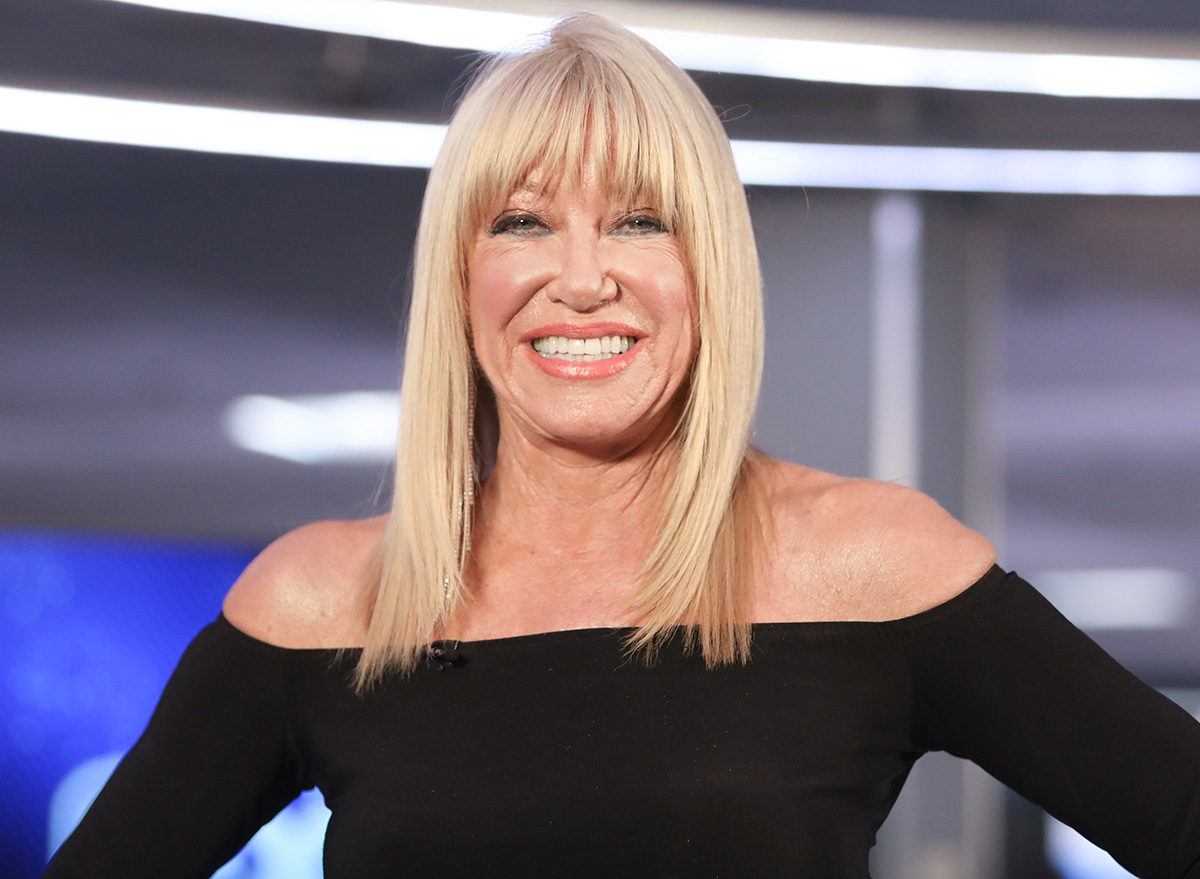 Suzanne Somers Visits "Extra"
