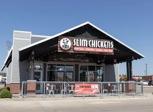 Slim Chickens restaurant exterior