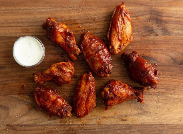 Smokey Bones wings