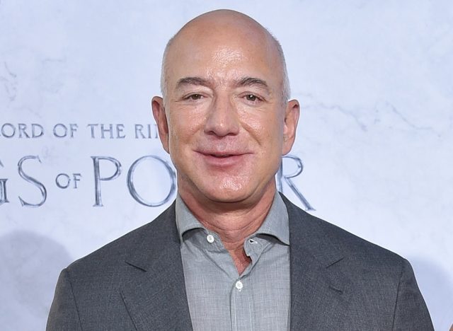 5 Ways Jeff Bezos Transformed Into Buff Billionaire