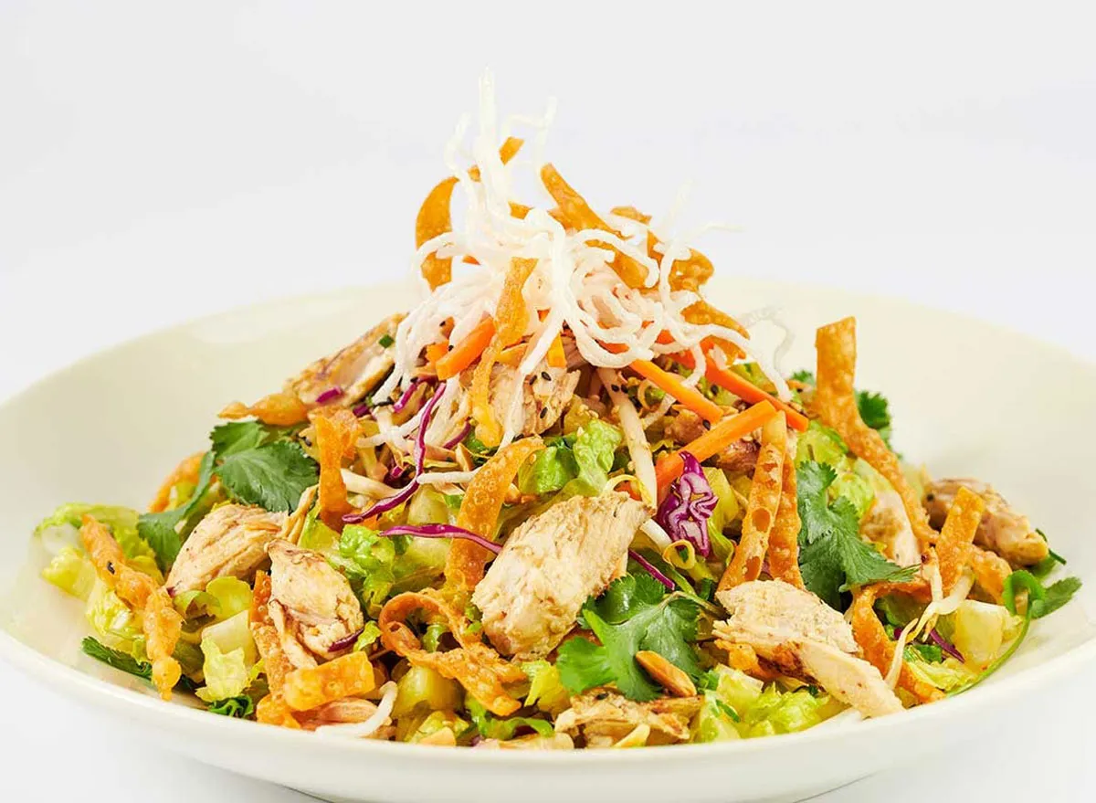 10 Best Healthy Restaurant Salads to Order, According to Dietitians
