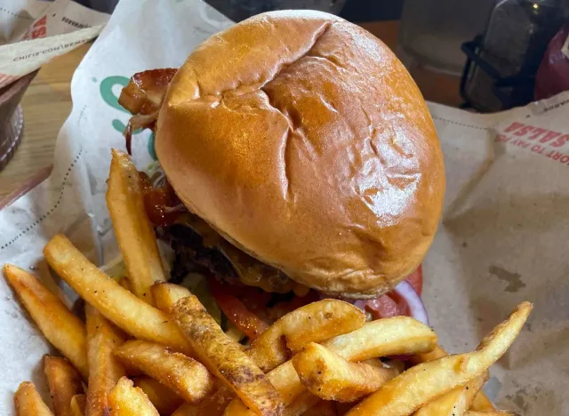 chilis just bacon burger