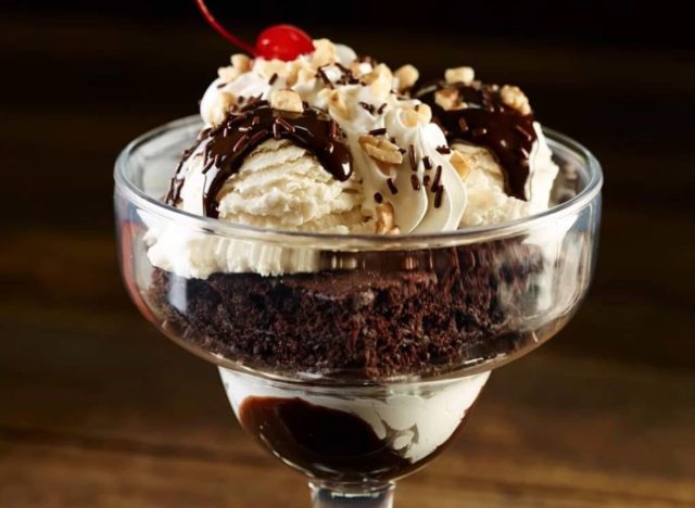 hard rock cafe brownie sundae