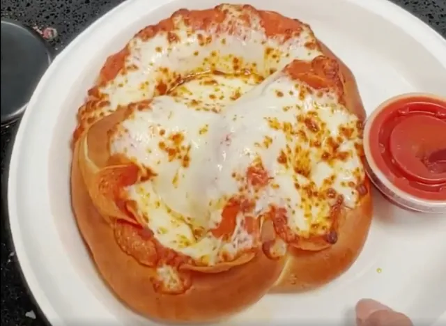 sam's club pizza pretzel with sauce