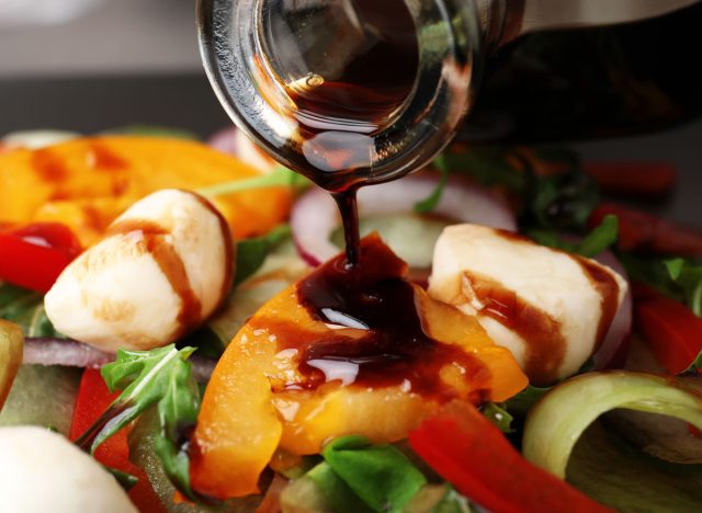 balsamic vinegar vinaigrette salad dressing