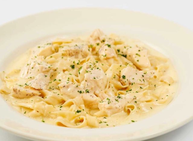 cheesecake factory fettucini alfredo chicken