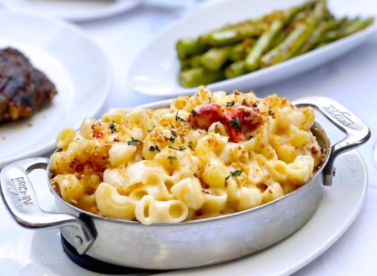 5 Restaurant Chains With The Best Lobster Mac And Cheese According To 5-restaurant-chains-with-the-best-lobster-mac-and-cheese-according-to