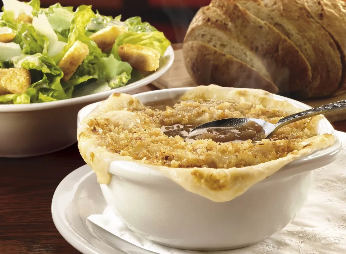 6 Restaurant Chains That Serve the Best French Onion Soup