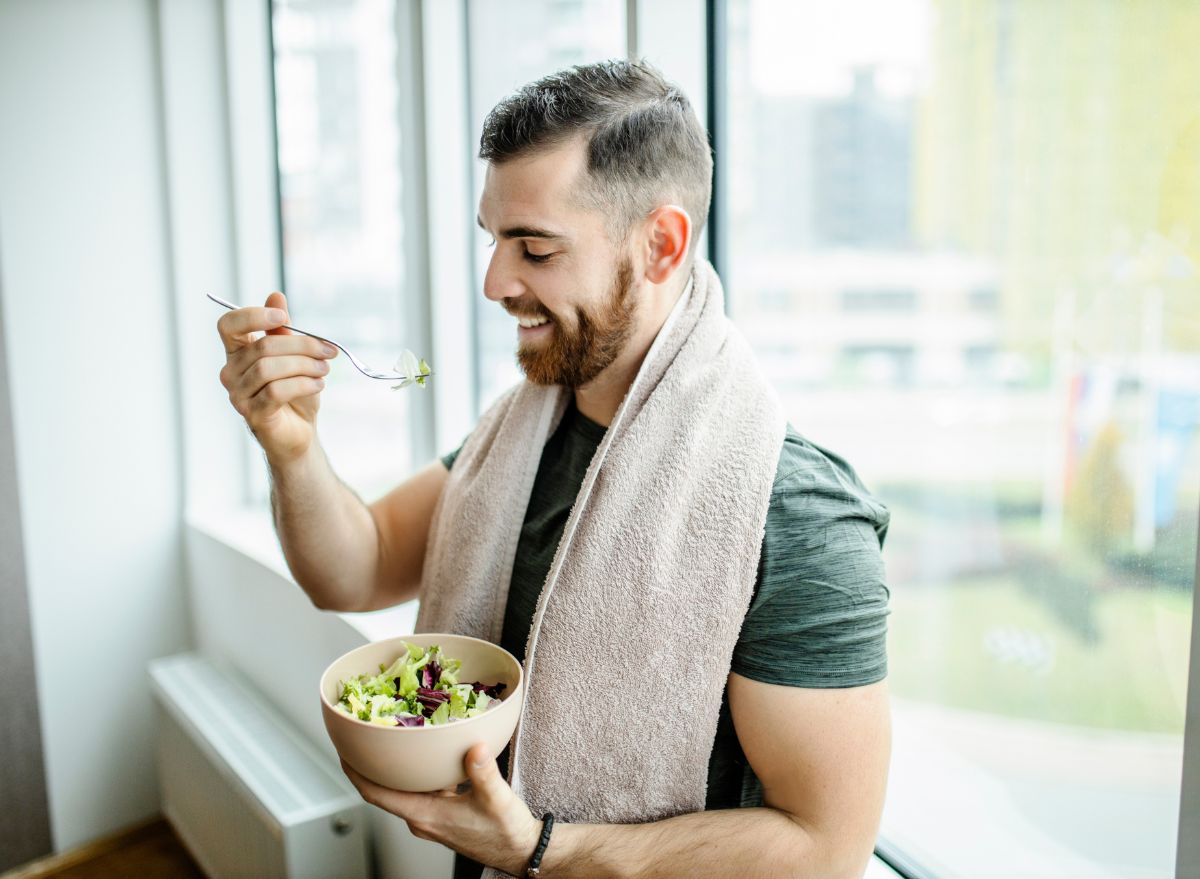 10 Superfoods Men Should Eat Every Day, Say Dietitians