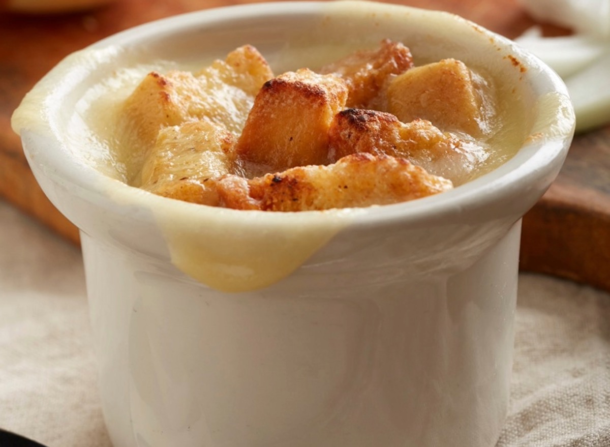 6 Restaurant Chains That Serve the Best French Onion Soup