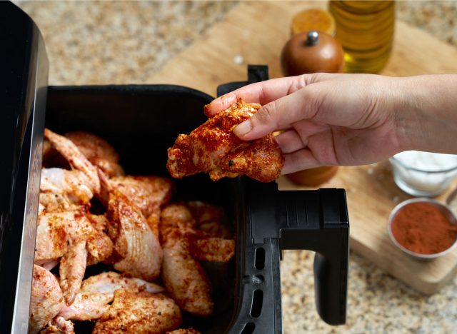 season chicken wings in air fryer