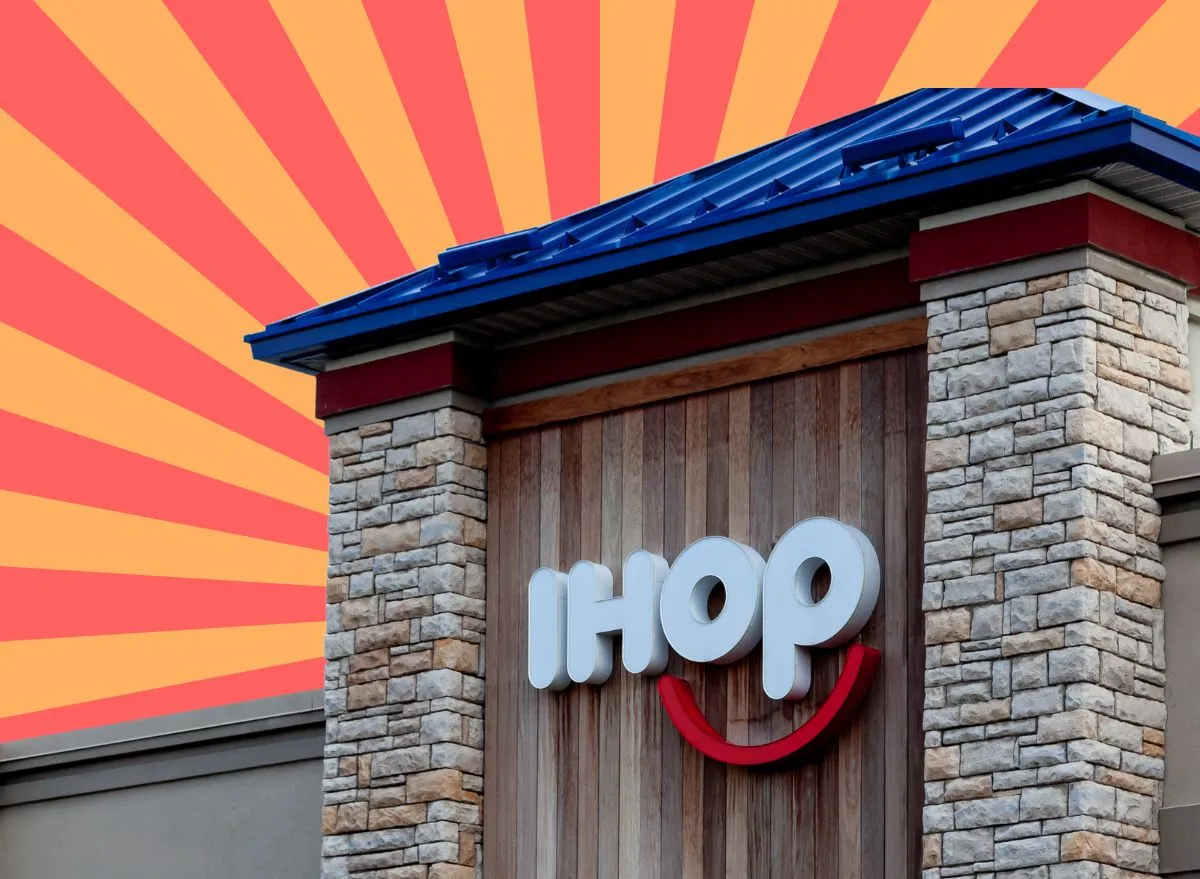 The 10 Best & Worst Orders at IHOP, According to Nutritionists