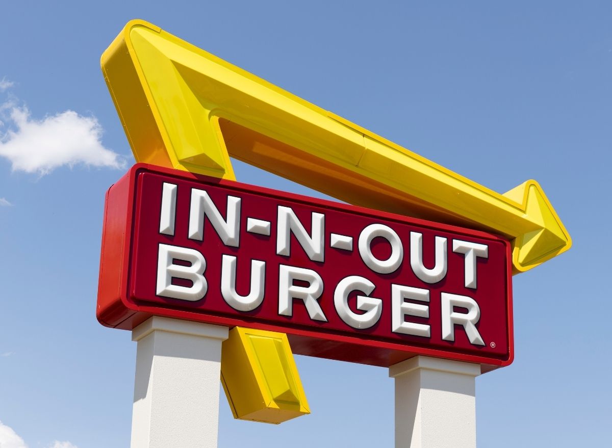 In-N-Out sign