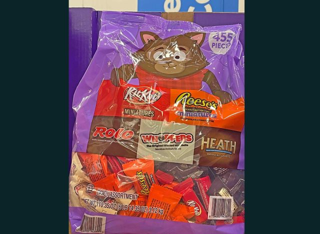 Hershey Assorted Chocolate Flavors Bite Size, Halloween Candy Bulk Bag at Sam's Club