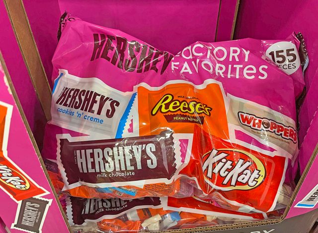 Hershey Assorted Flavored Snack Size, Halloween Candy at Sam's Club