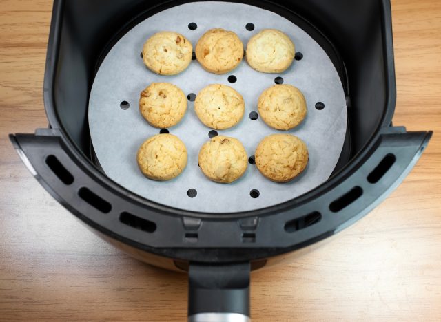 bake air fryer cookies