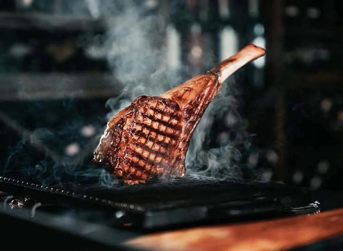 10 Restaurant Chains That Serve the Best Steak For Two