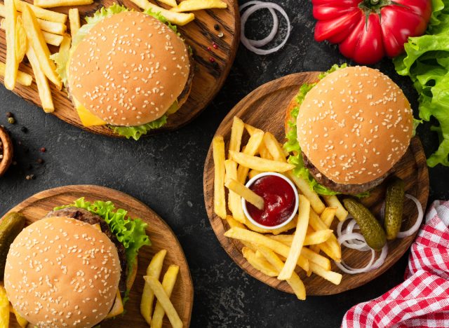 cheeseburgers with fries