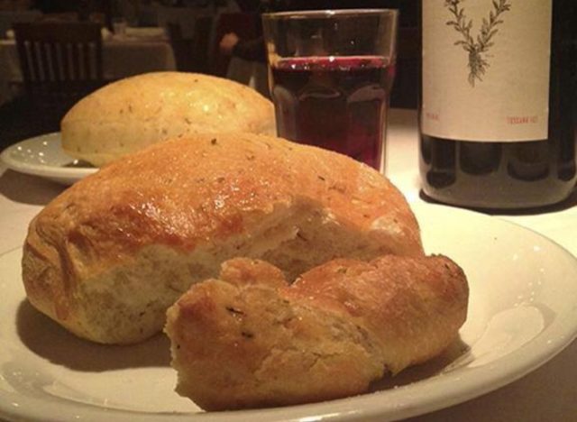 romano's macaroni grill peasant bread