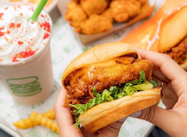 shake shack hot honey chicken sandwich