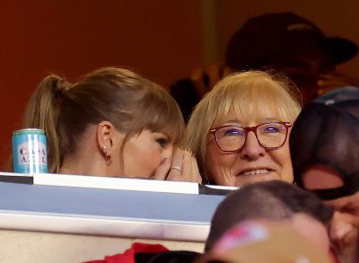 taylor swift and donna kelce at the kansas city chiefs game