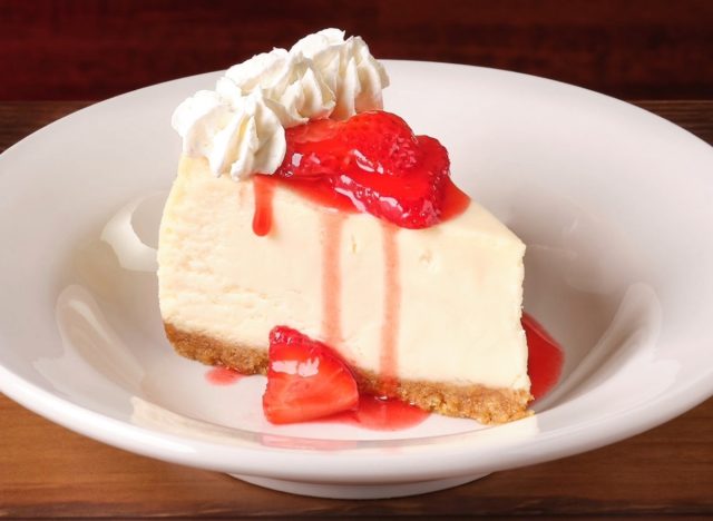 Texas Roadhouse Strawberry Cheesecake 