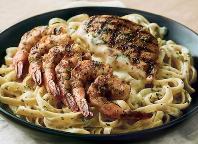 Applebee's Four Cheese Mac & Cheese With Honey Pepper Chicken Tenders