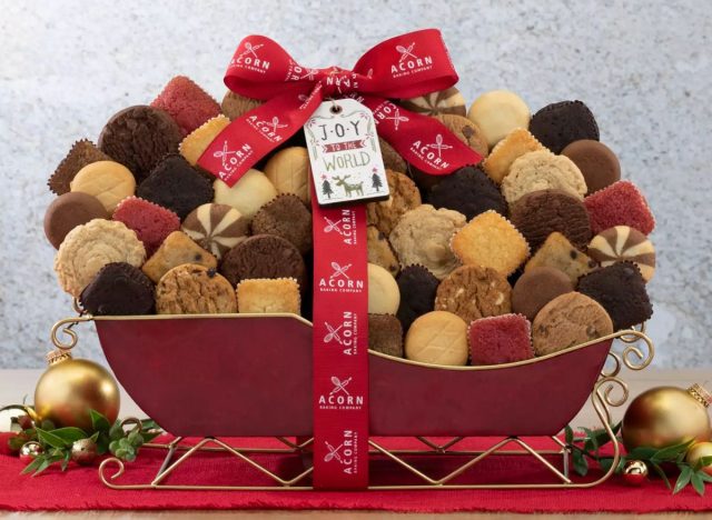 Wine Country Gift Baskets Brownie, Cookie & Cake Sleigh