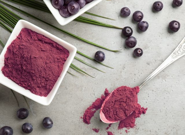 acai powder, concept of superfood powders for weight loss