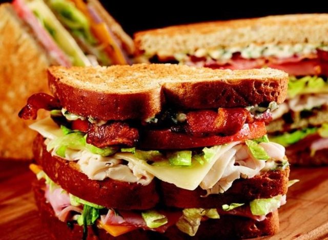 bennigan's club sandwich