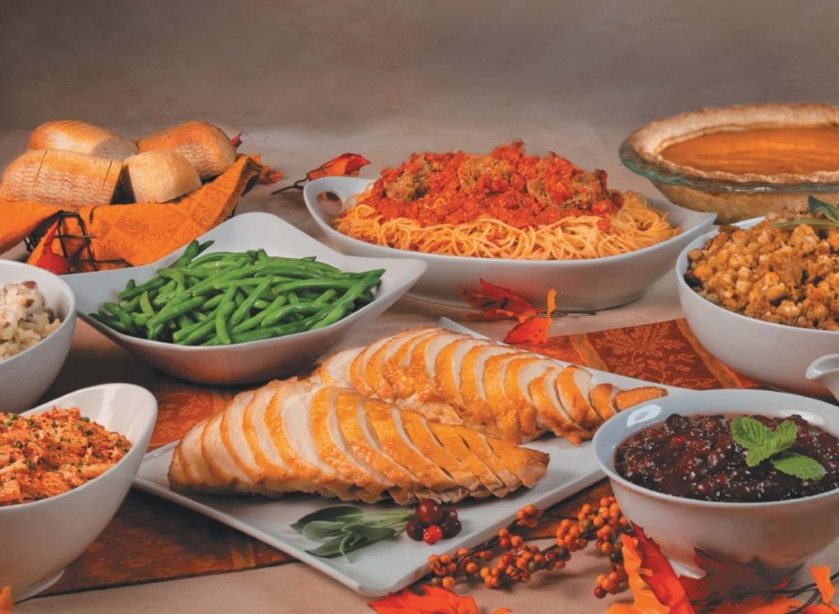 12-restaurant-chains-that-serve-the-best-thanksgiving-meal