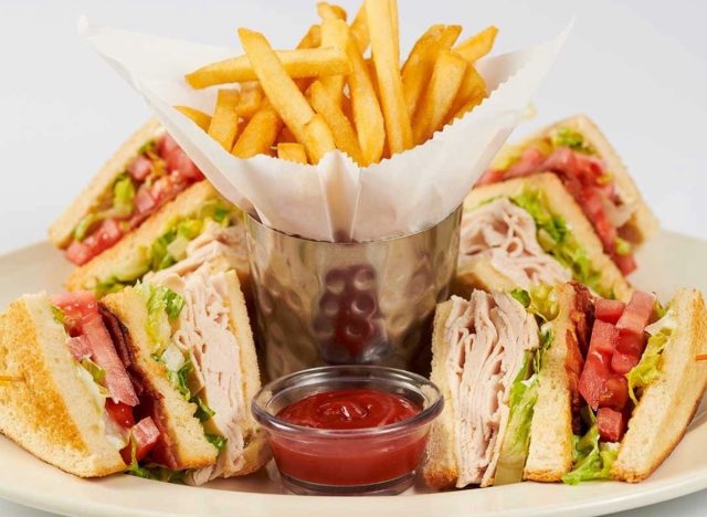 cheesecake factory club sandwich