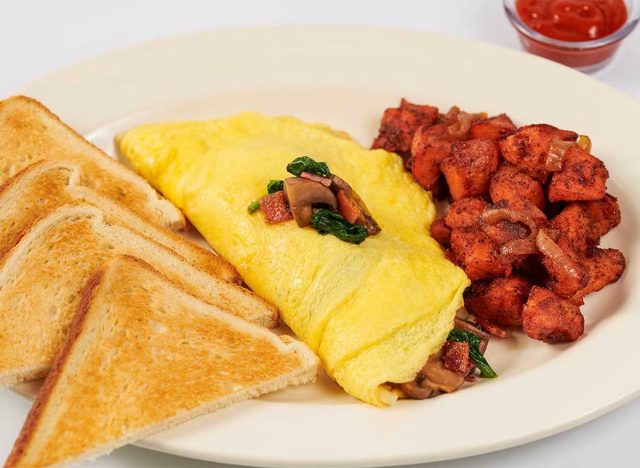 Cheesecake Factory Spinach Mushroom Bacon and Cheese Omelette