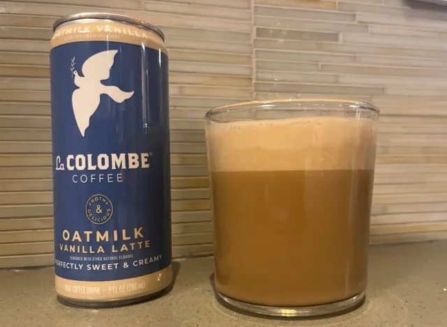 https://www.eatthis.com/wp-content/uploads/sites/4/2023/11/la-colombe-oatmilk-vanilla-latte.jpeg?quality=82&strip=all&w=640