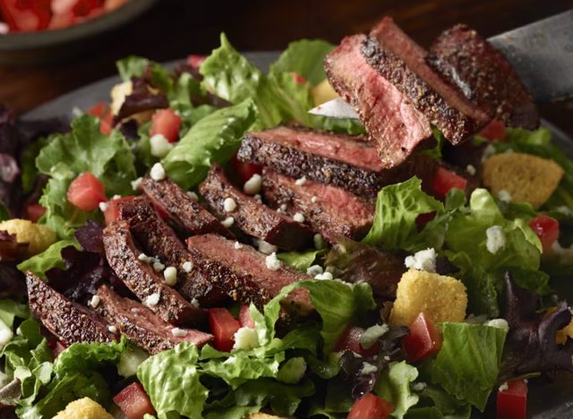 LongHorn Steakhouse, 7-Pepper Sirloin Salad