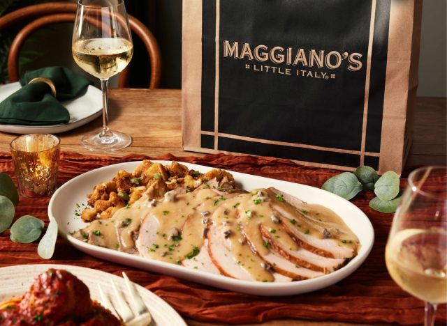 maggiano's thanksgiving carryout bundle