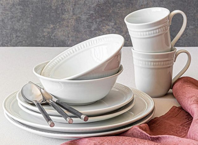 over&back 32-piece embossed dinnerware set