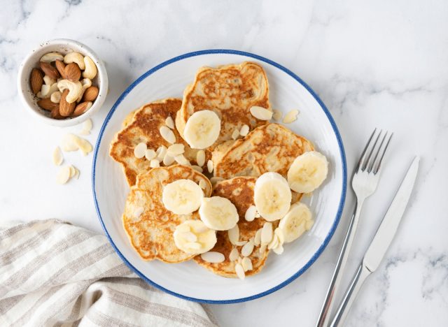 protein banana pancakes, concept of low-calorie breakfasts for weight loss