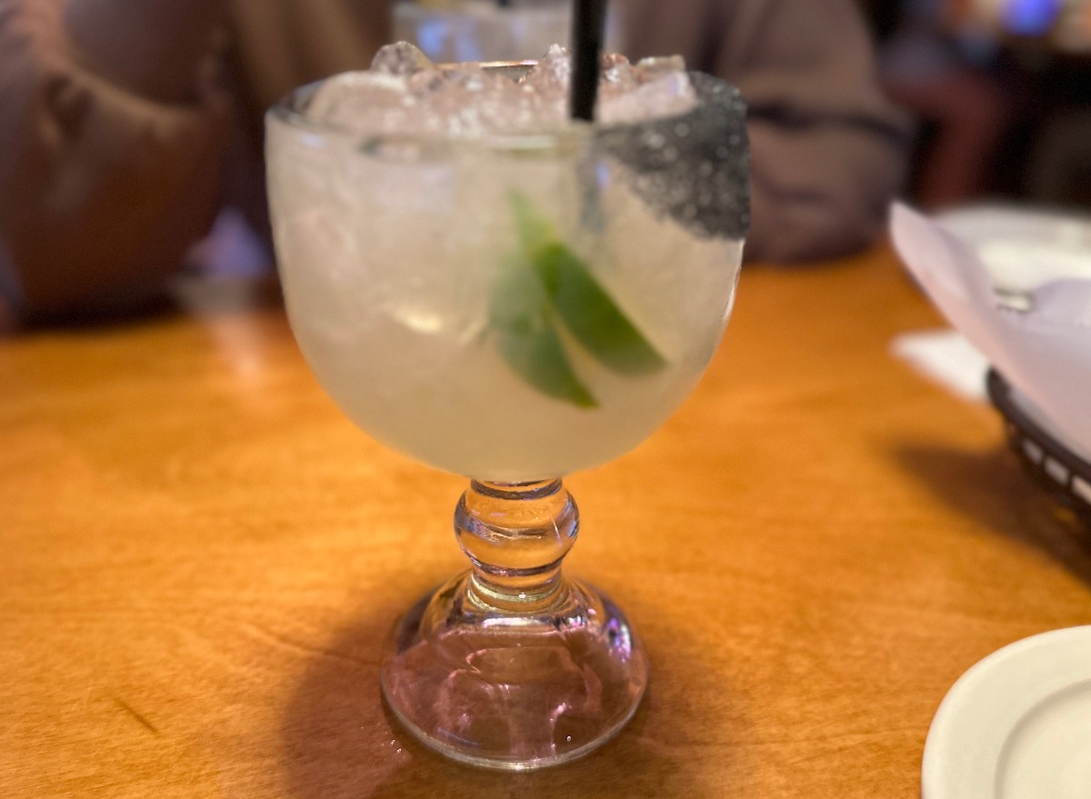 Texas Roadhouse vs. Chili's Signature Margarita Taste Test