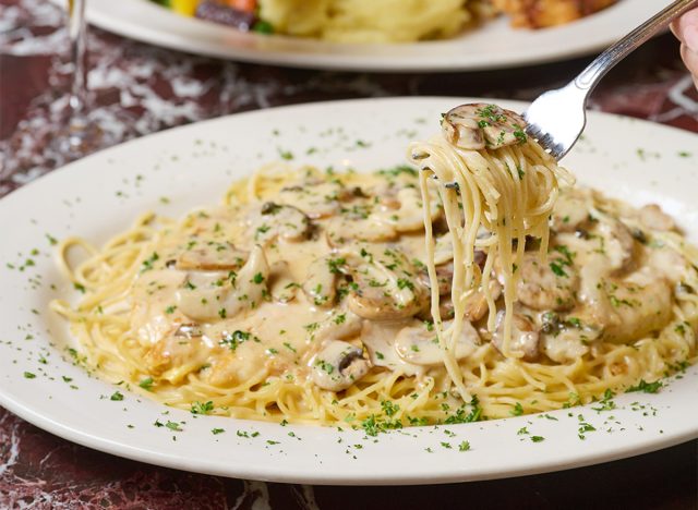 grand lux cafe chicken piccata