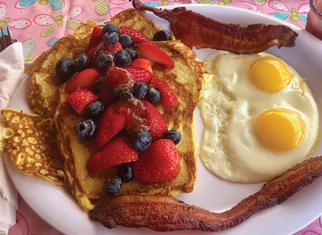 Fresh Berry French Toast platter at Skillets