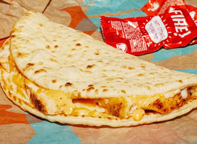 Taco Bell 3-Cheese Chicken Flatbread Melt