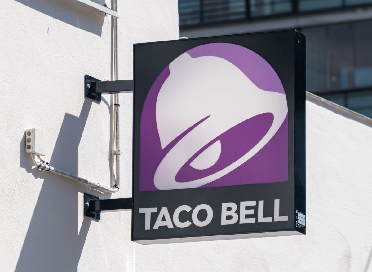 Taco Bell sign