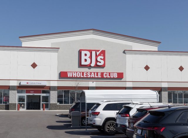 BJ's Wholesale Club exterior