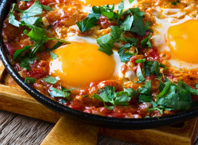 eggs baked in tomato sauce