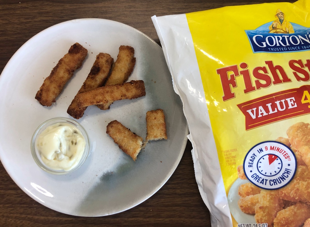 I Tried 6 Frozen Fish Sticks & One Was Perfectly Buttery & Tender